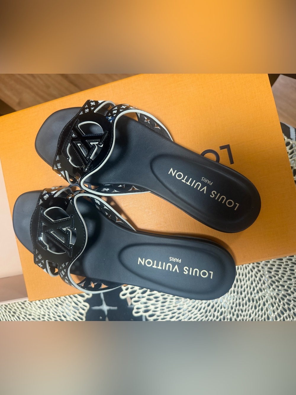 LV Isola Flat Mule